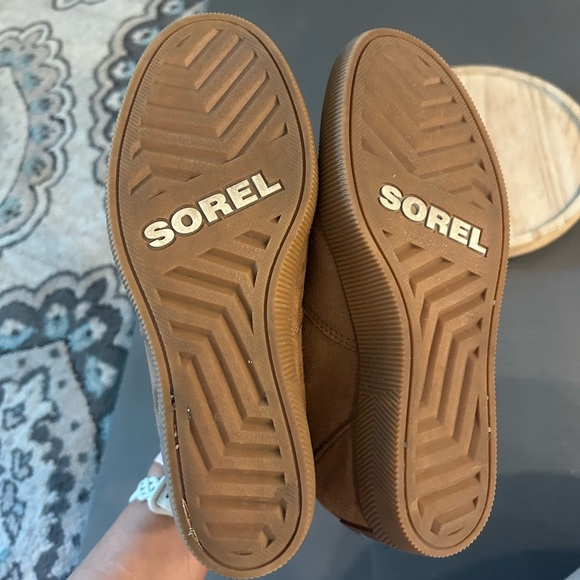 Sorel out and about Suede slip on Ankle Boots - Picture 4 of 12